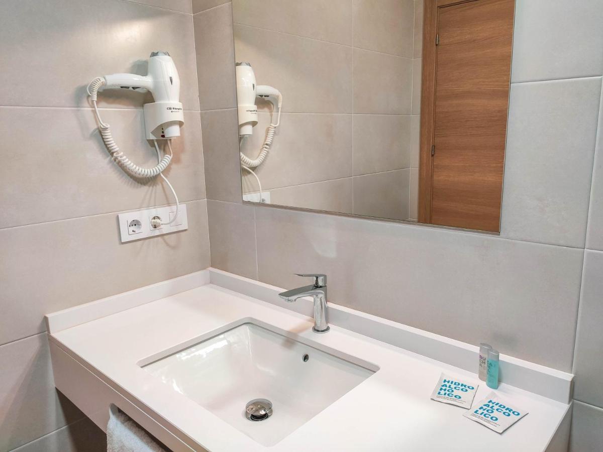 Hostal Oleo Auto Check-In Santander Eksteriør billede