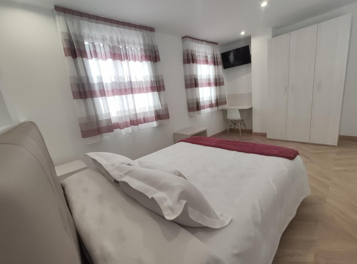 Hostal Oleo Auto Check-In Santander Eksteriør billede