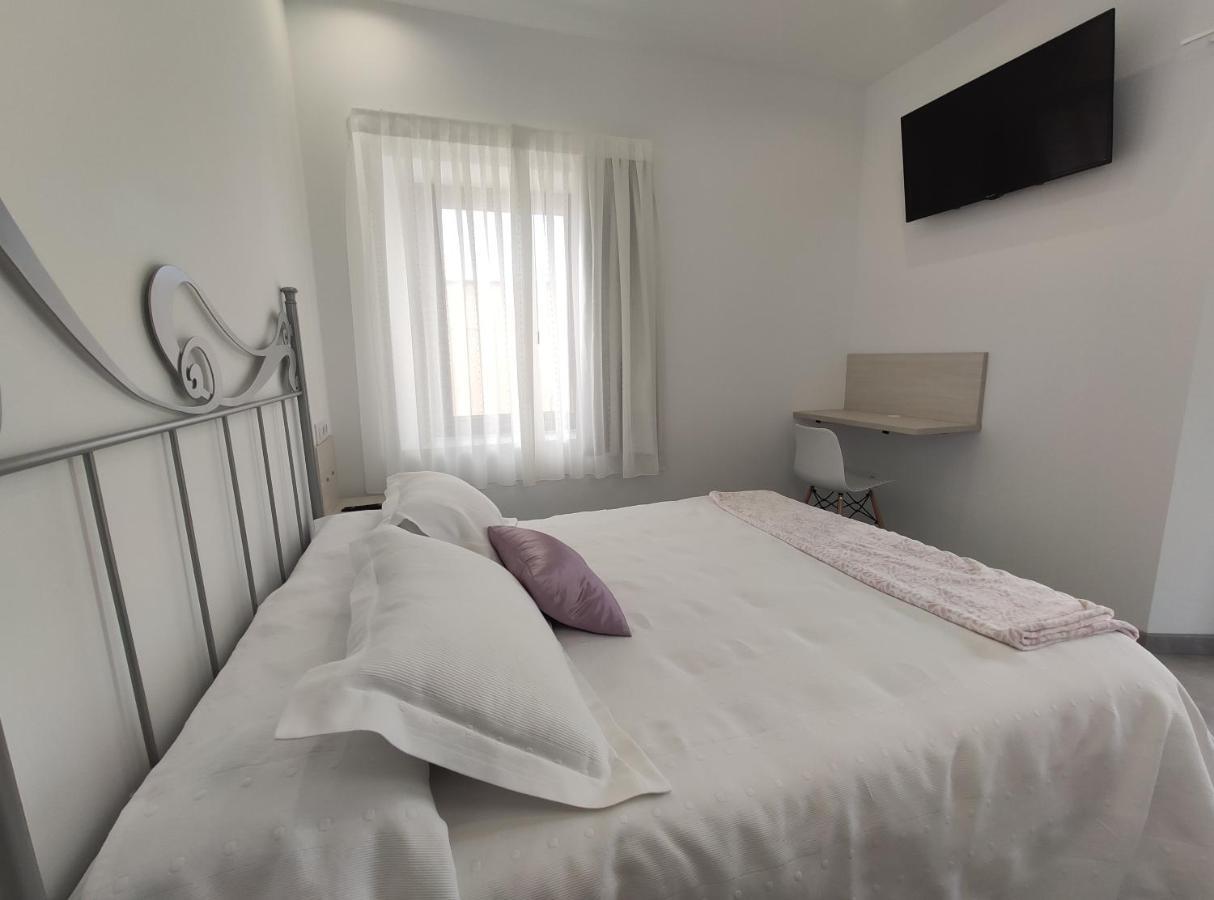 Hostal Oleo Auto Check-In Santander Eksteriør billede